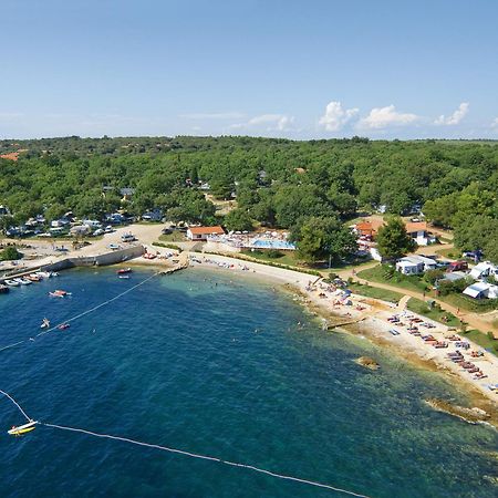 Fkk Adriatika In Fkk Solaris Naturist Resort Porec Bagian luar foto