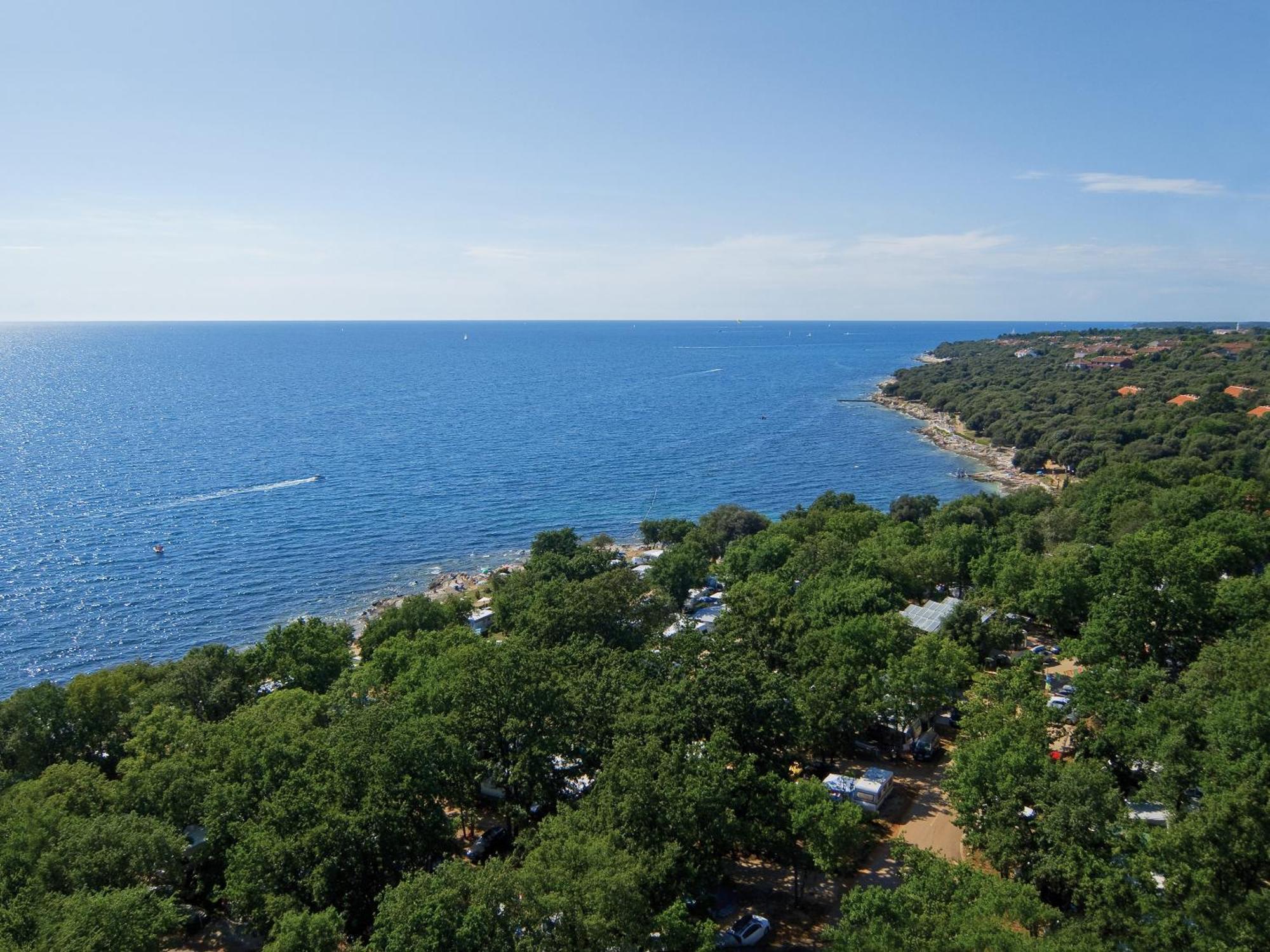 Fkk Adriatika In Fkk Solaris Naturist Resort Porec Bagian luar foto